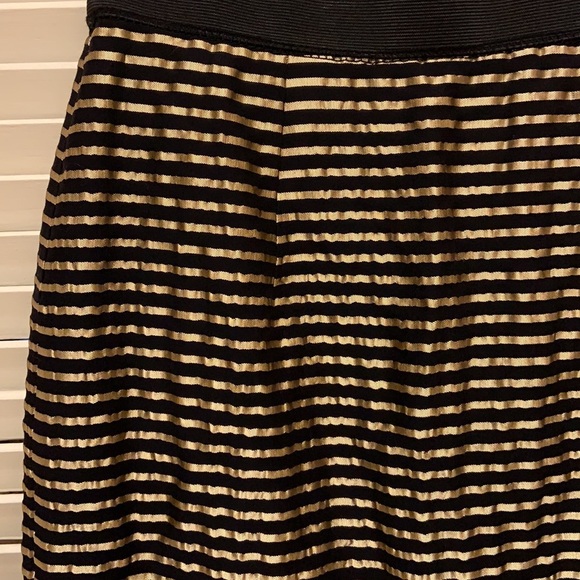 6. Ark & Co Skirt in Black and Gold - Picture 3 of 8